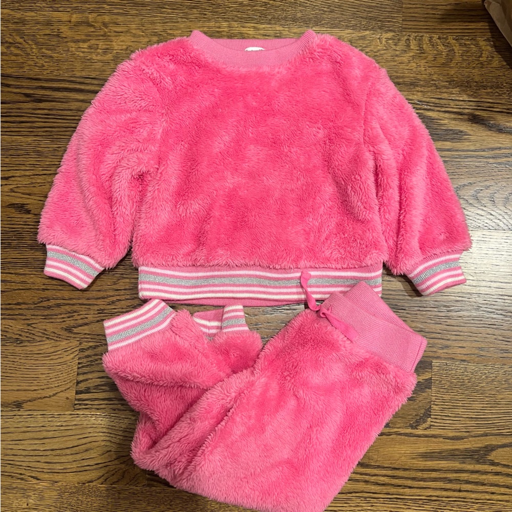 Splendid Kids Pink Fuzzy Matching Set
